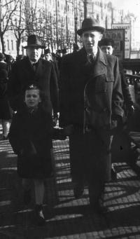 Peggy with father, 1936-1937