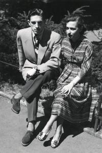 S manželem Borisem Zidaroff Croydon, 1949