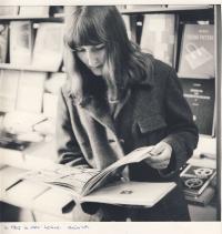 In her sister´s bookshop 1963