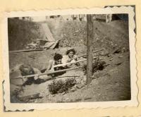 V. Procházka, PTP, na stavbě voj. Bytů v Plzni s kamarády, ´52 - ´53