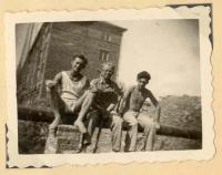 V. Procházka, PTP, na stavbě voj. Bytů v Plzni s kamarády, ´52 - ´53