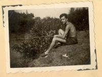 V. Procházka, PTP, na stavbě voj. Bytů v Plzni s kamarády, ´52 - ´53