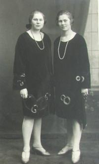 Punčochář's sisters