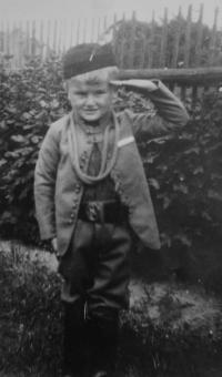 Stanislav Schwarz v sokolském kroji (1938)