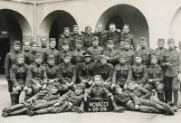 Otec na vojně v Mostě