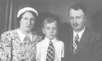 Rodinné foto: Dimitrij a rodiče, Praha 1939