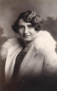 Ludmila Sonnevendová, around 1922