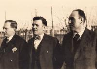 Strýcové pamětníka Václav, František a Václav Mikšovští - 1941