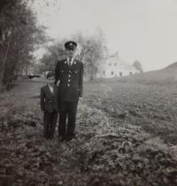 Erich Böhm and his son in Domašov