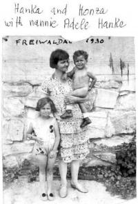 Hanuš Rosenbaum with sister and nannie in 1930