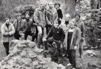 Mládež z Prosetína na vodě - Pan Kalus první zprava - cca 1987