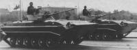 BVP-2 od 3. motostřeleckého pluku při přehlídce v roce 1985