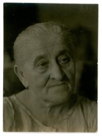 07 - Marie Forbelská, roz. Podlipná, babička