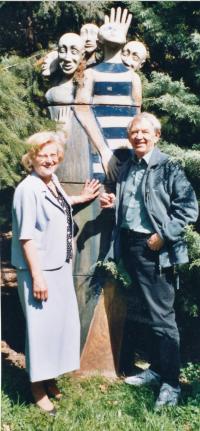 Zdeňka a manžel Jaroslav, Dendrologická zahrada, Praha, 2005