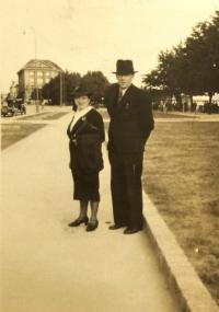 Moldoženkovi - manželský pár z Rotavy - na sklonku se uchýlili do péče Machkových, Sokolov, nedat.