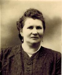 Maria Strouhalová, mother of  Marie Melicharova