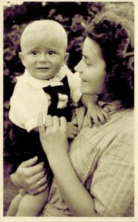 Marie Melicharová se synem Jaroslavem cca 1947