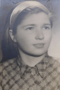 Jedno z dvaačtyřiceti dětí z Údolí smrti u Dukelského průsmyku, kterým Květoslava Bartoňová zařídila pobyt v Olomouci v letech 1946 -47