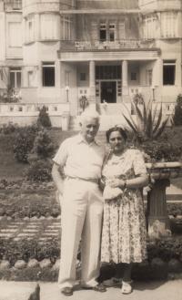 Rodiče Blanka a Dezider Rónovi v Luhačovicích, 1957