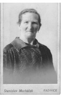 Babička Barbora Krocová, Radnice, ned.