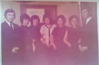 Emílie Reinišová (druhá zleva) se svými šesti sourozenci