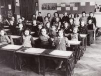Helena Medková in the First Year of the Elementary School (the 1st Row,  the 3rd from the Left; 1953)