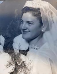 Manželka Helga Pompeová (Geppertová)