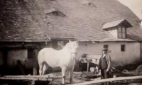 Hospodářství prarodičů v Domašově