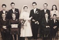 Svatební fotografie Rudolfa a Helgy Pompeových