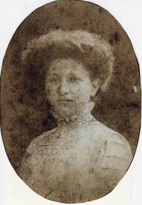 Růžena, Evina matka