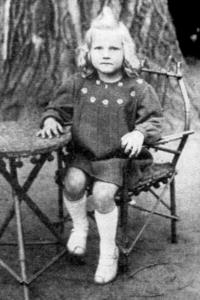 Eva Pilarová, po prázdninách do školy 1945