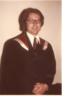 MUDr Vladimir Krajina, promoce na lékařské fakultě, 1975