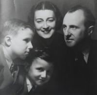 Rodina Drábkova, Praha asi 1940