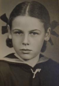 5-Zuzana Závadová - mládí - rok 1948 (10 let)