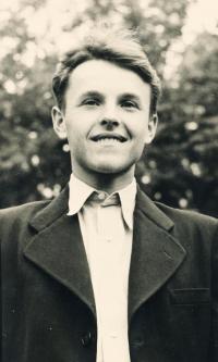 Dušan Straňák, 40.léta