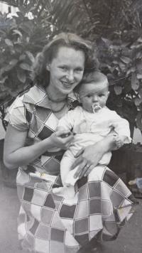 Helena Šilhanová s dcerou