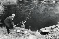 Bystrovová Marta - otec Emanuel Švagr se synem Vladimírem 1976, Lužnice – Senožaty