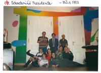 Sekretariát prezidenta, vpravo Křesadlová, u fotoaparádu Jar. Proche