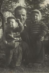 František Sedoník s dětmi