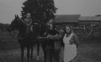 Rodina Josefa Mahela na počátku 50. let 20. století