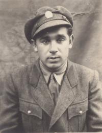 1949, Vojtěch Sasín jako zaměstnanec státních lesů