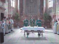 Vzpomínka na poutní chrám ve Staré Vodě (setkání PTP) zdevastovaný sovětskými vojáky 