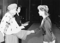 Strážnická Jaroslava – promoce na VŠE, Palác kultury 1983