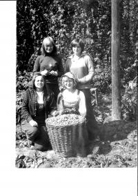 Jaroslava Strážnická na chmelové brigádě