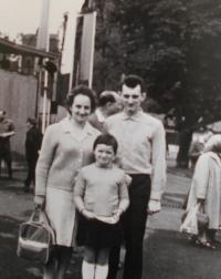 Eva with her husband and daughter Luďka
