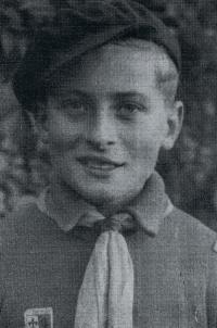 "Po Sokolovi jsem začal chodit do skautského oddílu." 1939
