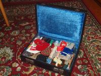 Kufřík, který si pamětnice vyrobila v Amati, Kraslice, během natáčení, 2016