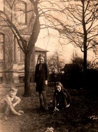 Na táboře v Německu, pamětnice vpravo, 1939