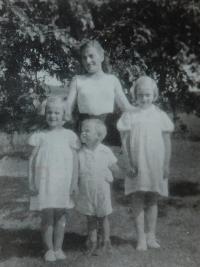 The Cikryt siblings - Anděla, Valtraud, Jan, Inge