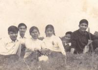 Te Do Hoang with countrymen, Pilsen, 1972